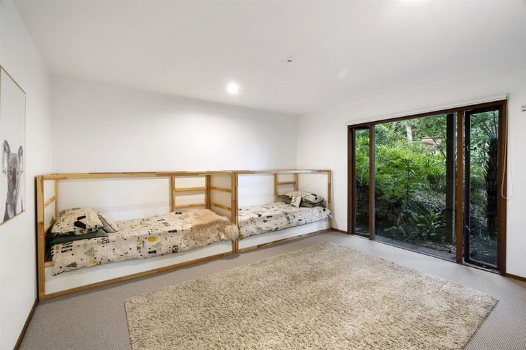Photo of property in 16 Wilding Avenue, Northcote Point, Auckland, 0627