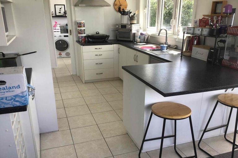 Photo of property in 35 Inlet View, Titahi Bay, Porirua, 5022