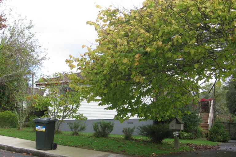 Photo of property in 5 Seabar Place, Glen Eden, Auckland, 0602