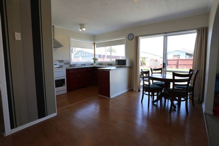 Photo of property in 11 Glenora Place, Hornby, Christchurch, 8042