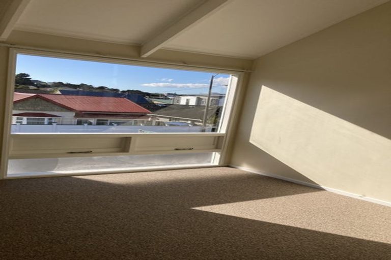 Photo of property in 1/33 Frankmoore Avenue, Johnsonville, Wellington, 6037