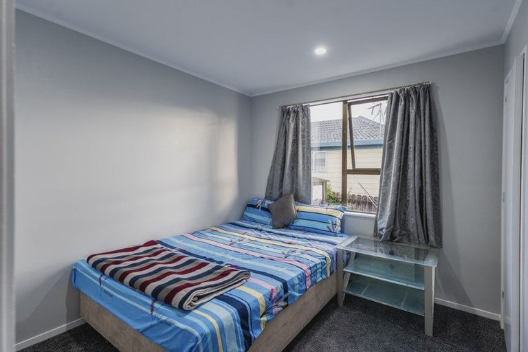 Photo of property in 1/71 Luanda Drive, Ranui, Auckland, 0612