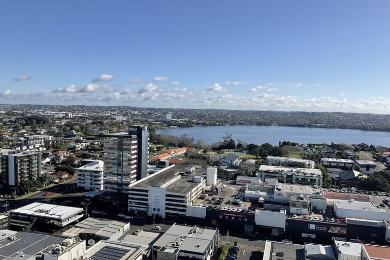 Photo of property in Sentinel Apartments, 2004/3 Northcroft Street, Takapuna, Auckland, 0622