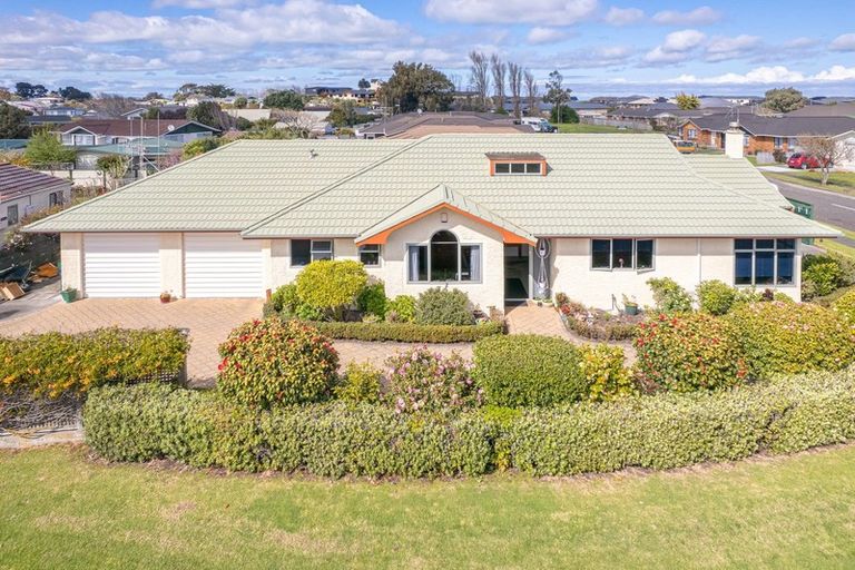 Photo of property in 1 Saint Helens Place, Tawhero, Whanganui, 4501
