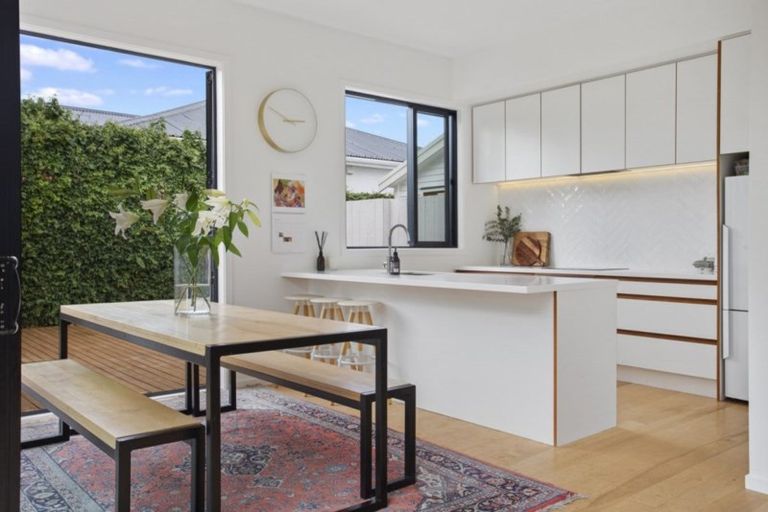 Photo of property in 31 Kinloch Street, St Albans, Christchurch, 8014