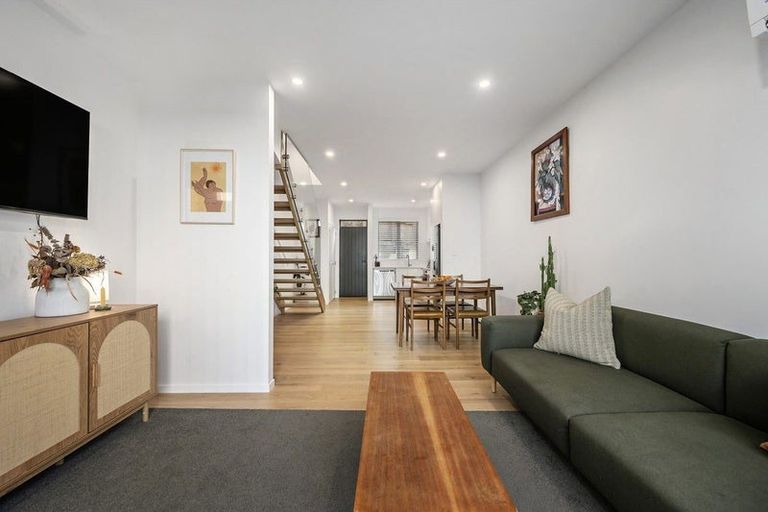 Photo of property in 8c Ferry Road, Days Bay, Lower Hutt, 5013