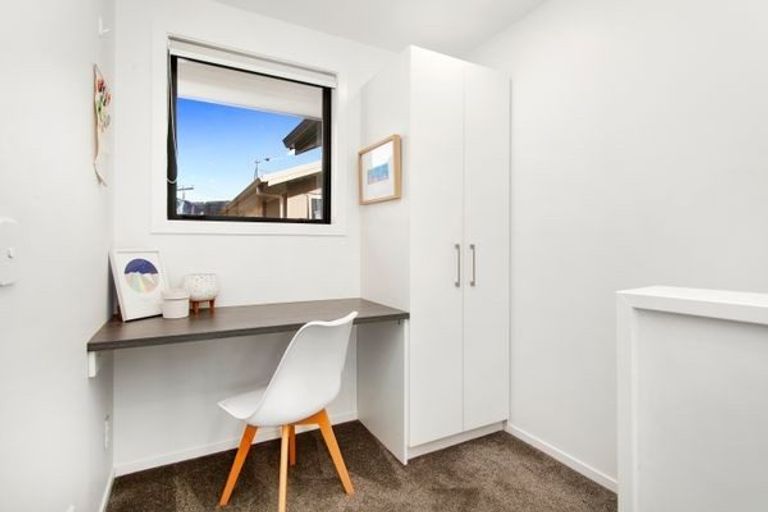 Photo of property in 2/4 Collingwood Street, Waterloo, Lower Hutt, 5011