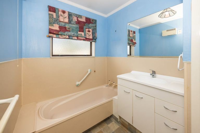 Photo of property in 16 Christie Avenue, Te Awamutu, 3800