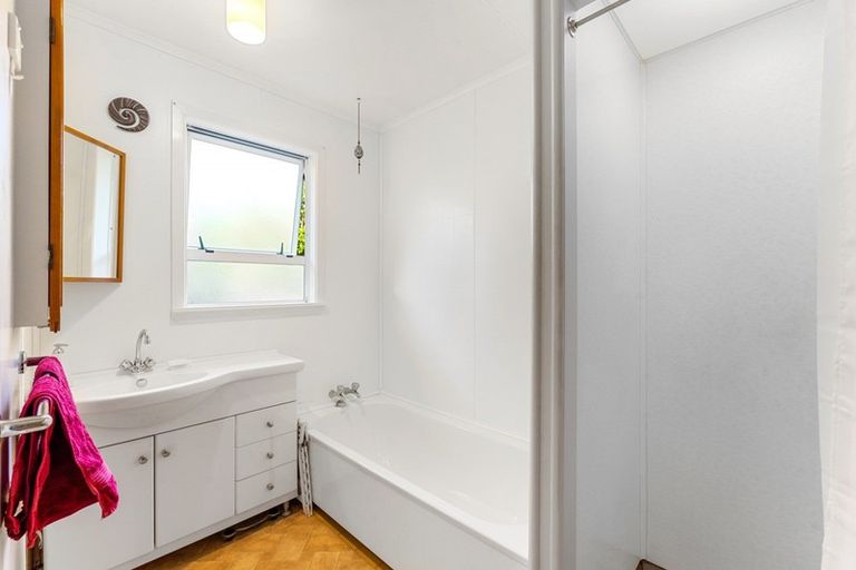 Photo of property in 17 Momona Street, Wainuiomata, Lower Hutt, 5014