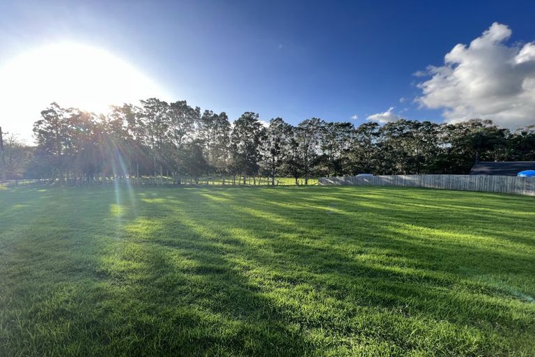 Photo of property in 73 Pomona Road, Kumeu, 0891