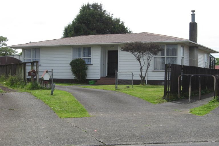 Photo of property in 22 Humphreys Place, Mangere, Auckland, 2022