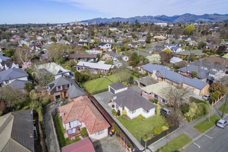 Photo of property in 9 Solway Avenue, Ilam, Christchurch, 8041
