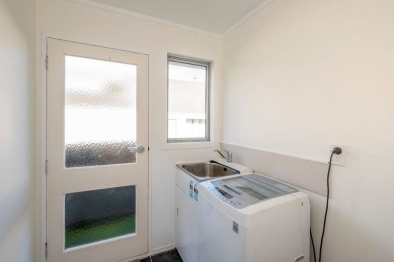 Photo of property in 11 Hastings Street, Waikanae Beach, Waikanae, 5036
