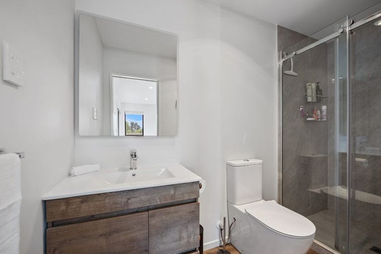 Photo of property in 18 Taupata Lane, Helensville, 0800