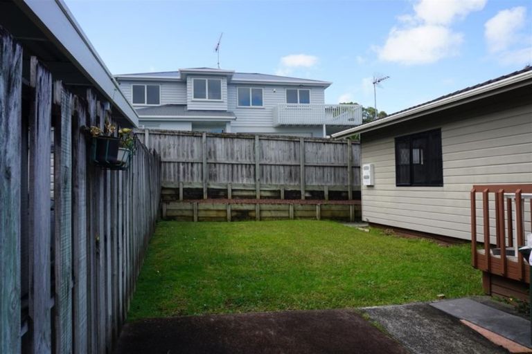 Photo of property in 4/3 Henry Street, Avondale, Auckland, 1026