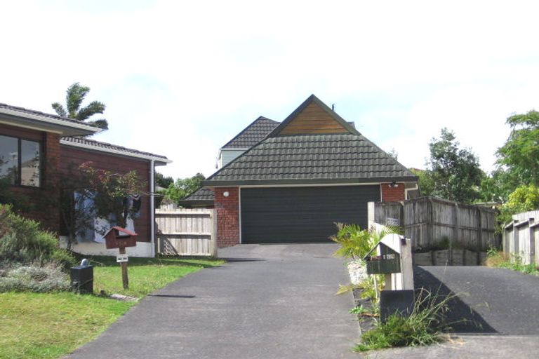 Photo of property in 2/13 Bass Street, West Harbour, Auckland, 0618