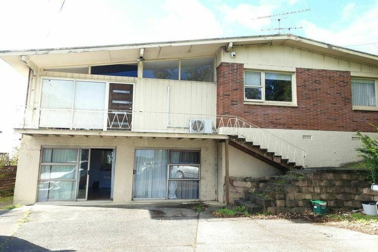 Photo of property in 329 East Coast Road, Mairangi Bay, Auckland, 0630