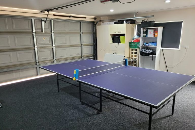 Photo of property in 17 Fleetwood Drive, Henderson, Auckland, 0612