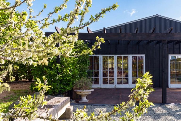 Photo of property in 140e Rodney Road, Whangateau, 0985