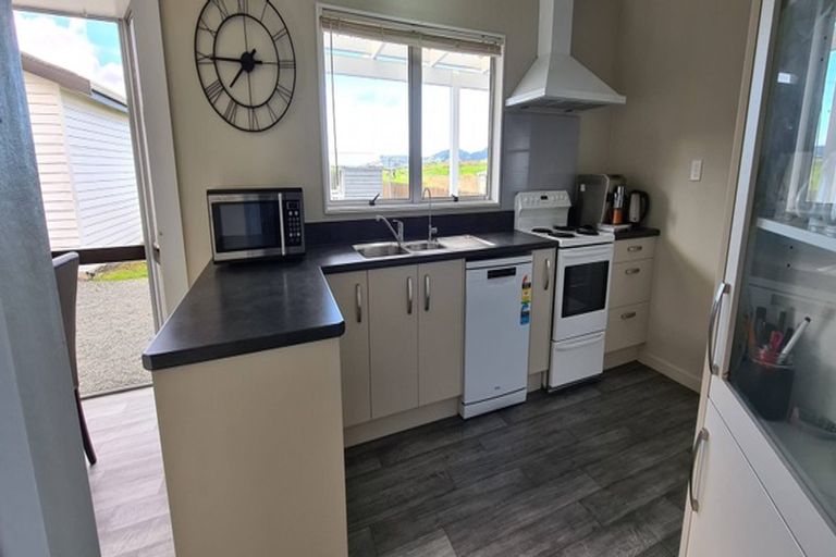 Photo of property in 28 Bickerstaffe Road, Maungaturoto, 0520