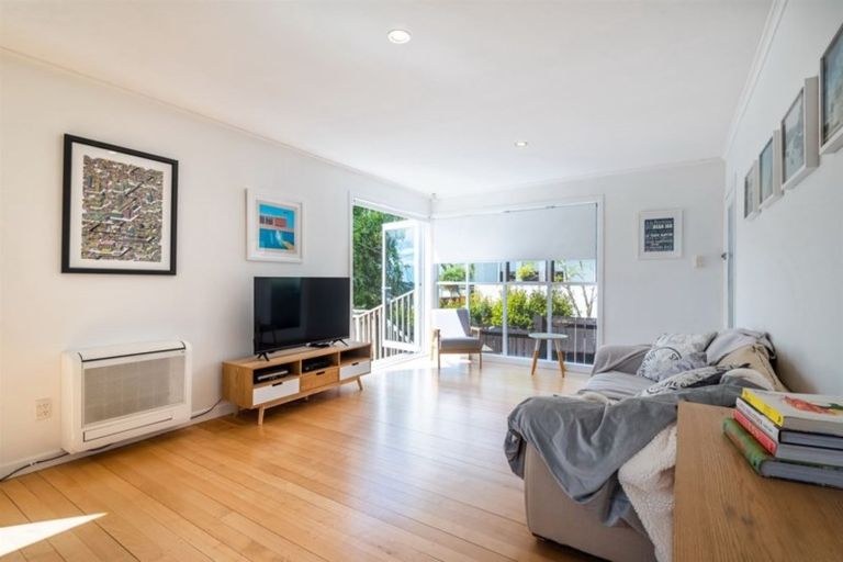 Photo of property in 40 Verran Road, Birkdale, Auckland, 0626