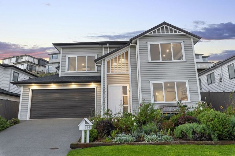 Photo of property in 134 Arran Point Parade, Orewa, 0931