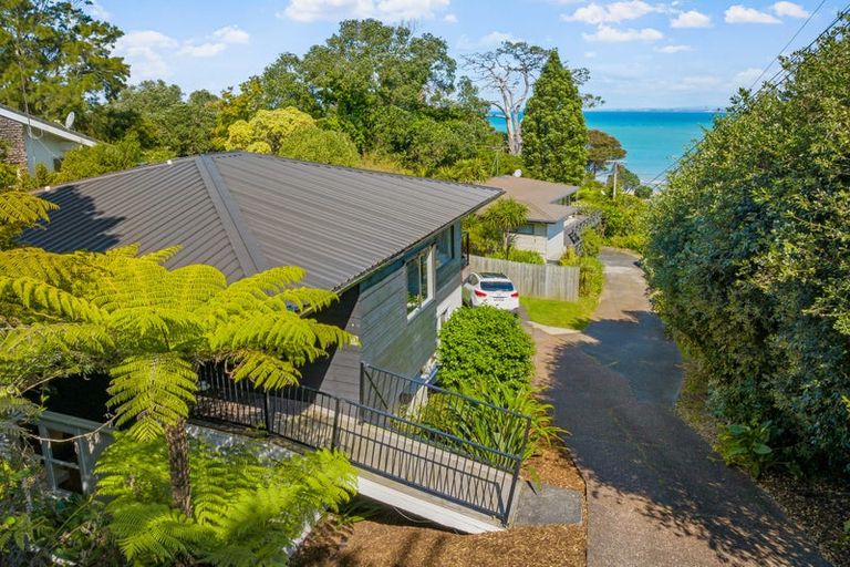 Photo of property in 26b Wade River Road, Stanmore Bay, Whangaparaoa, 0932