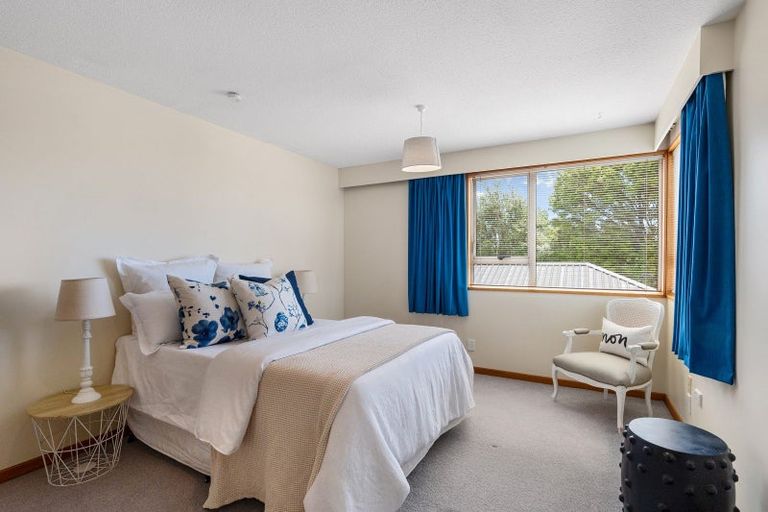 Photo of property in 2/19 Manor Place, Bryndwr, Christchurch, 8053