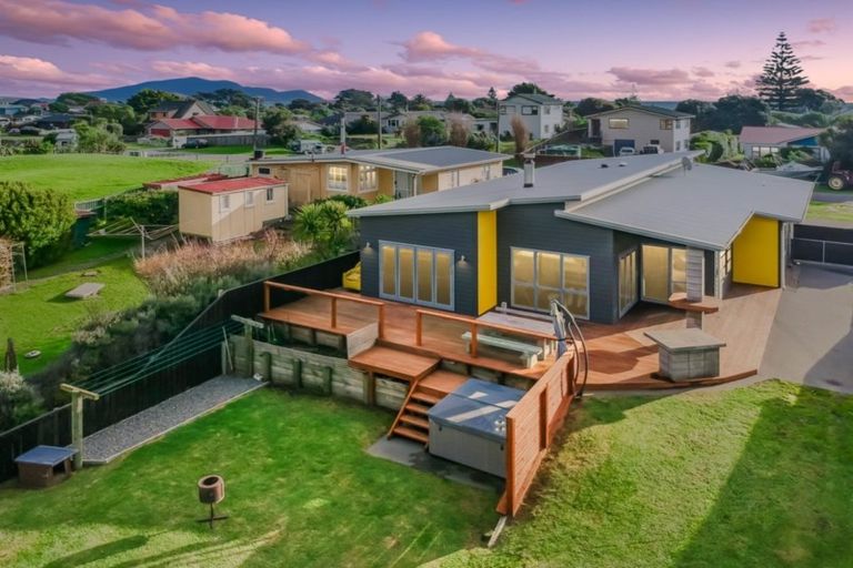 Photo of property in 34 Gawler Street, Te Horo Beach, Otaki, 5581