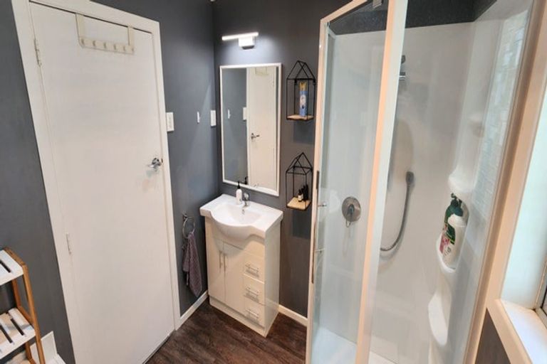 Photo of property in 6a Brierley Place, Marfell, New Plymouth, 4310