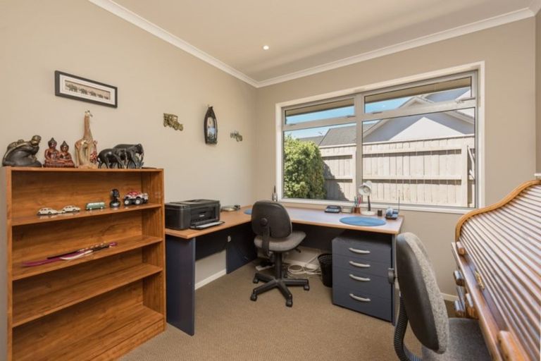 Photo of property in 15 Aratia Way, Richmond, 7020