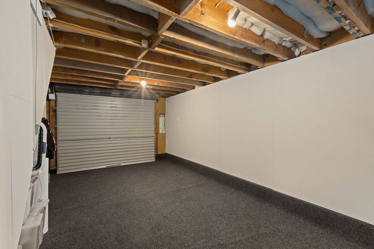 Photo of property in 58 Vodanovich Road, Te Atatu South, Auckland, 0610