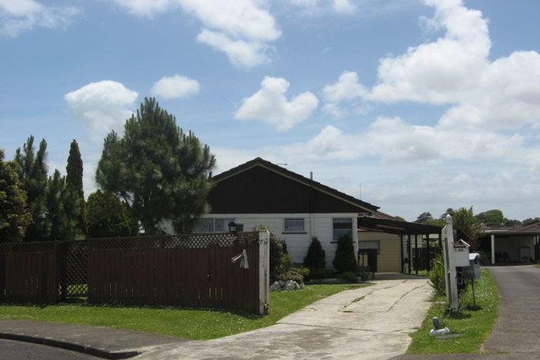 Photo of property in 7 Pureora Place, Clendon Park, Auckland, 2103