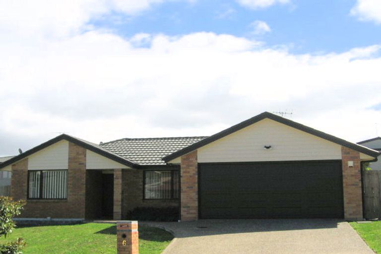 Photo of property in 6 Marbella Crescent, Oteha, Auckland, 0632
