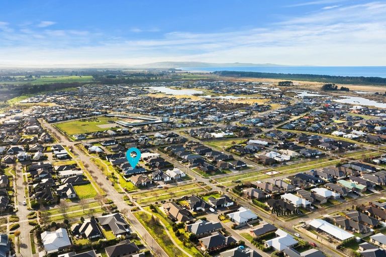 Photo of property in 4 Kessen Street, Pegasus, 7612