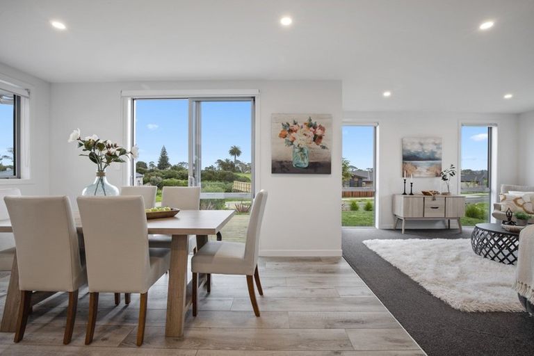 Photo of property in 11 Waikohi Avenue, Glenbrook, Waiuku, 2681