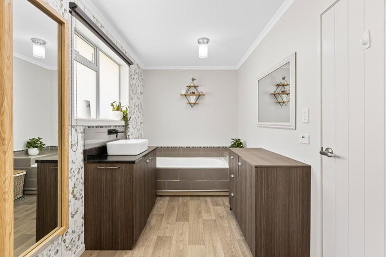 Photo of property in 4 Kohe Place, Inglewood, 4330