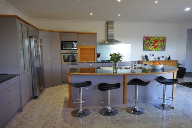 Photo of property in 12 Key West Drive, One Tree Point, 0118