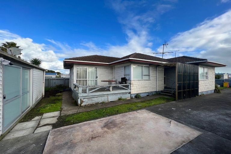 Photo of property in 476 Roscommon Road, Clendon Park, Auckland, 2103