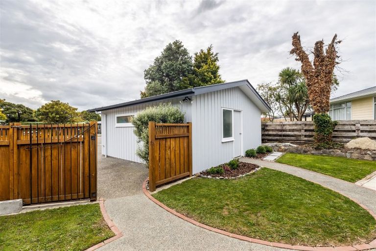 Photo of property in 8 Woodstock Place, Hokowhitu, Palmerston North, 4410
