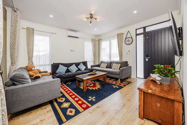 Photo of property in 12 Millfield Lane, Papakura, 2110