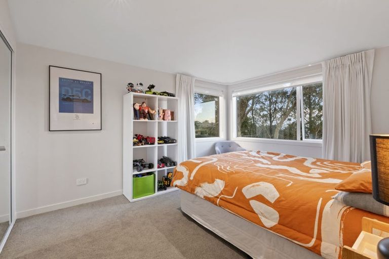 Photo of property in 4/92 Churchill Road, Murrays Bay, Auckland, 0630