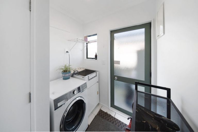 Photo of property in 33b Earlsworth Road, Mangere East, Auckland, 2024