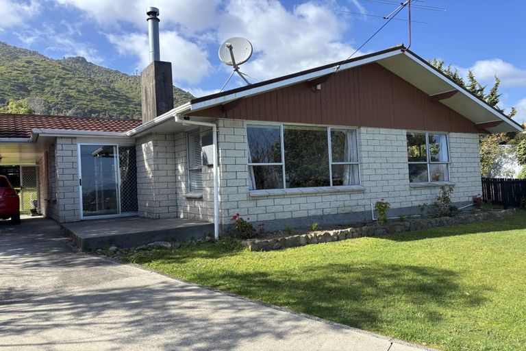 Photo of property in 45 Huia Street, Waikanae, 5036