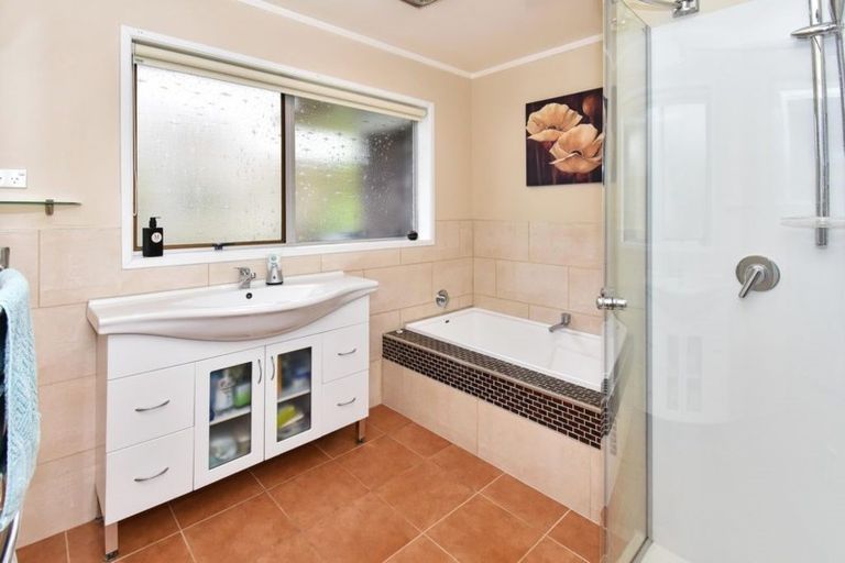Photo of property in 9 Beaumaris Way, Conifer Grove, Takanini, 2112