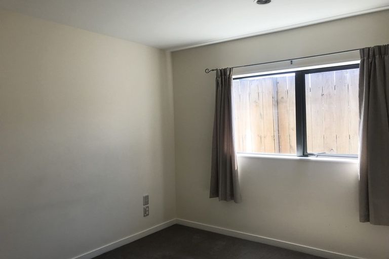 Photo of property in 29b Edgewater Drive, Pakuranga, Auckland, 2010