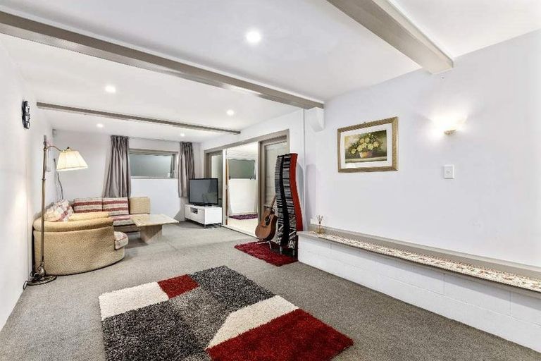 Photo of property in 89 East Coast Road, Castor Bay, Auckland, 0620