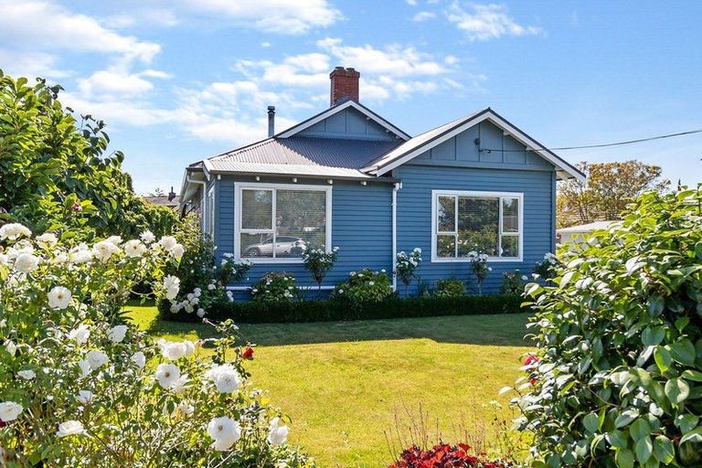 Photo of property in 12 Parsonage Road, Waimate, 7924