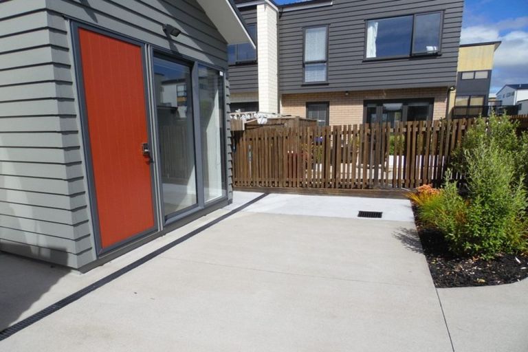 Photo of property in 33 Saltmarsh Road, Hobsonville, Auckland, 0616