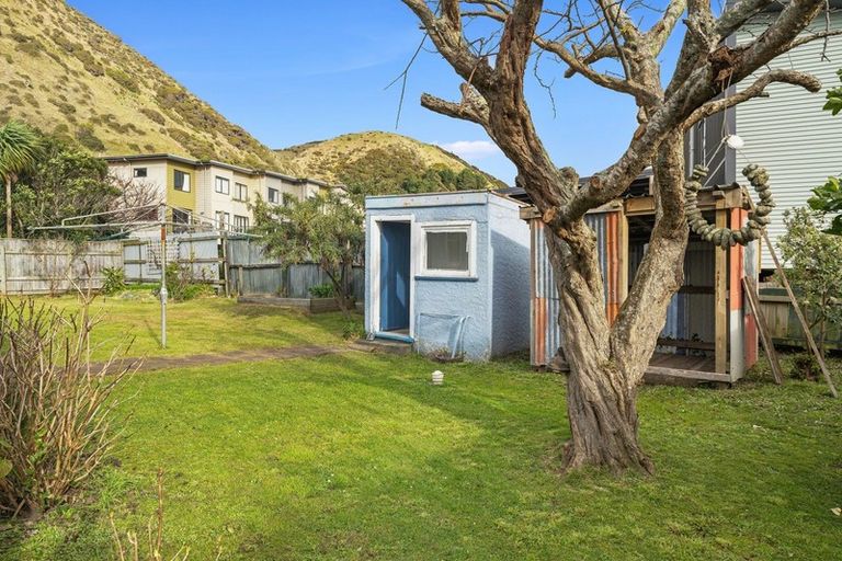 Photo of property in 8a Robertson Road, Paekakariki, 5034